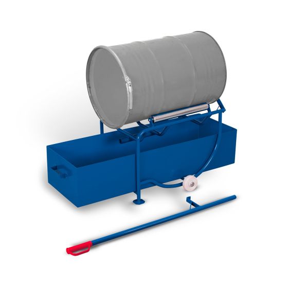 Drum dispenser with drip tray